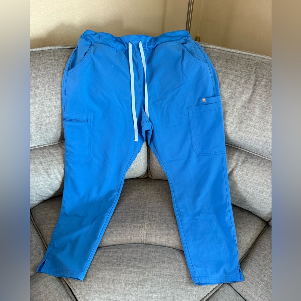 Figs Women’s Capri blue Yola Scrub Pant